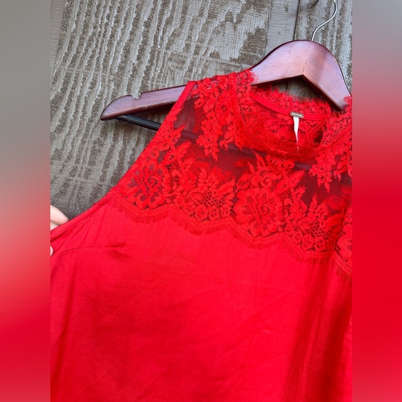 Free People Tied To You Lace lightweight Top Size Medium - Picture 4 of 9
